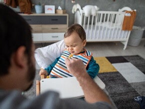 Bébé refuse manger Bébé refuse manger